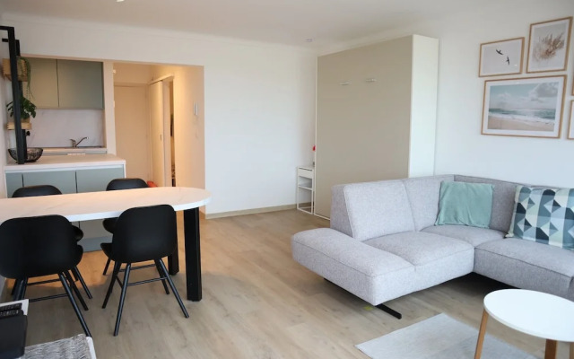 Apartment in Nieuwpoort With Stunning Sea Views