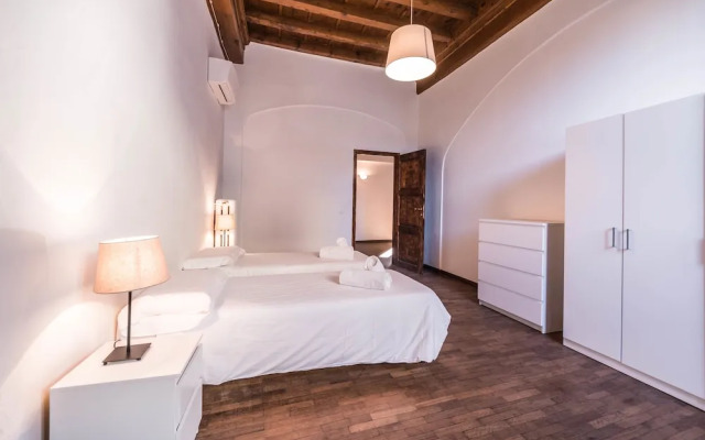 Close to The Duomo Exquisite 4BD