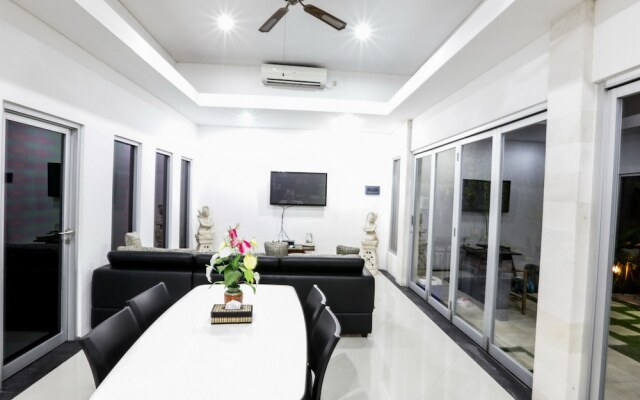 Villa Cinta Kelapa