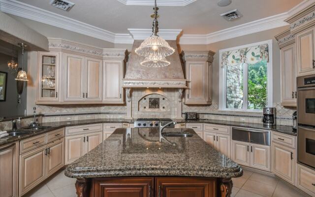 Preston on the Lake 5 Bedroom House