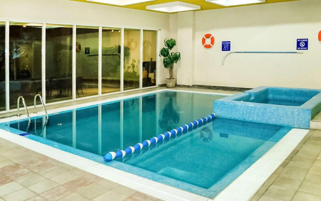 Quality Inn Monterrey La Fe