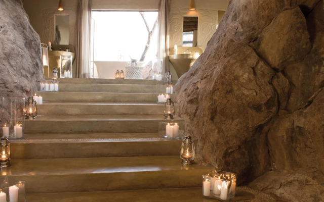Madikwe Hills Private Game Lodge