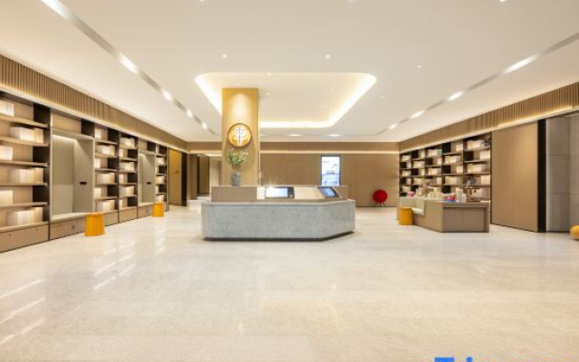 JI Hotel (Taiyuan Jinyang Lake Hongdenglong Stadium)