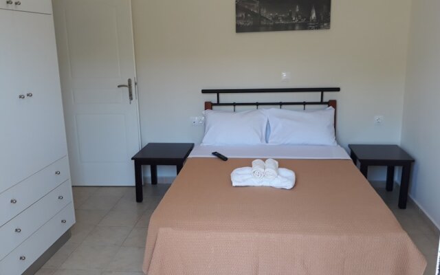Iros Sea View Apartments