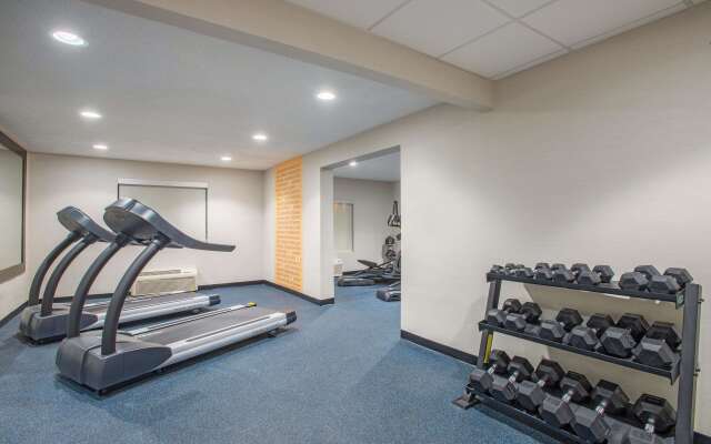 La Quinta Inn & Suites by Wyndham DC Metro Capital Beltway