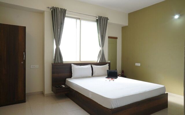 OYO 28029 Living Luxurious Studio Rooms