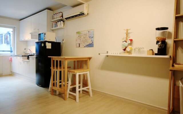 Flat Guest House - Hostel