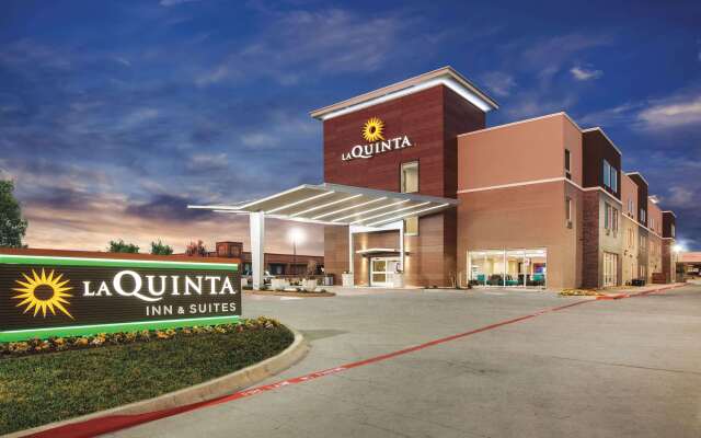 La Quinta Inn & Suites by Wyndham Dallas Northeast-Arboretum