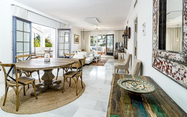 AB2 - Casa Blanca by Roomservices