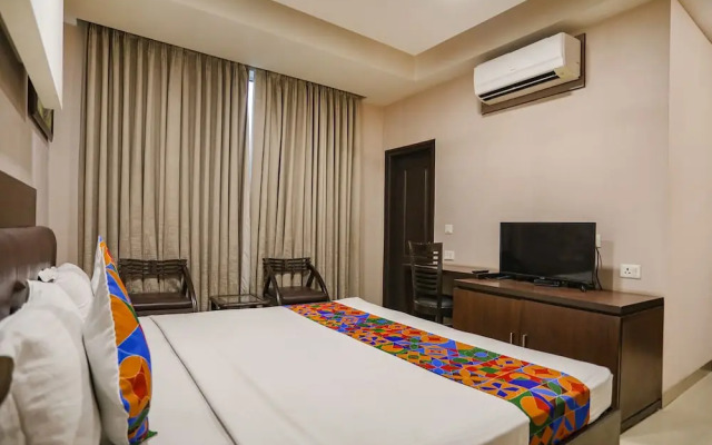 FabHotel Pine Tree