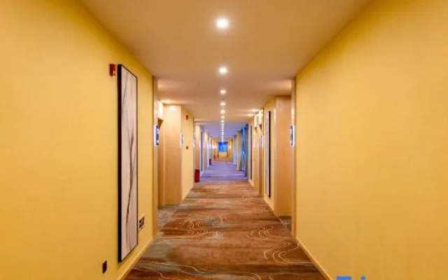 Vyluk Hotel (Chengkou Passenger Transport Center)