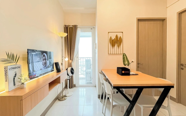 White Toned Style 2Br Tokyo Riverside Pik 2 Apartment