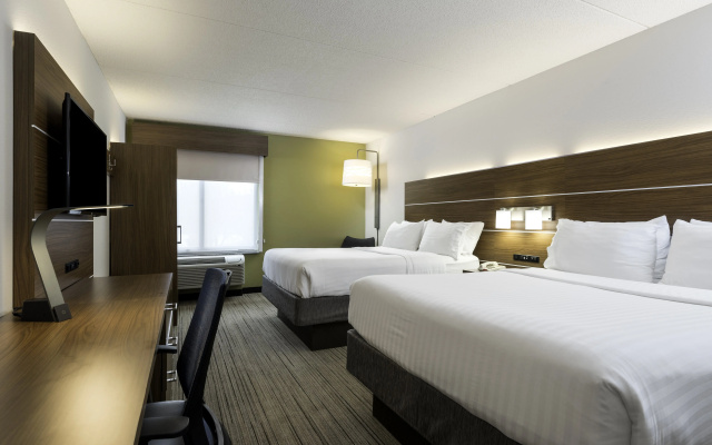 Holiday Inn Express & Suites Charlotte Arpt-Belmont by IHG