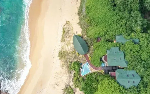 Tree House Nanshan Sanya