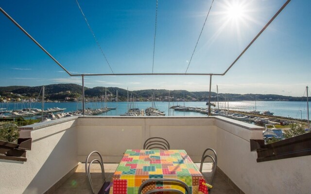 Apartment Smiliana