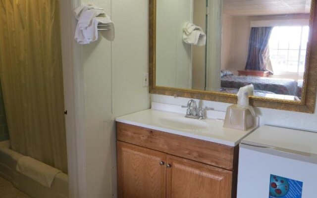 Pine Crest Motor Lodge