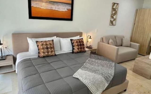 Apartments near 5th Avenue with Rooftop Ocean View