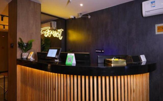 Iforest Hostel (Shanghai The Bund, People's Square Metro Station)