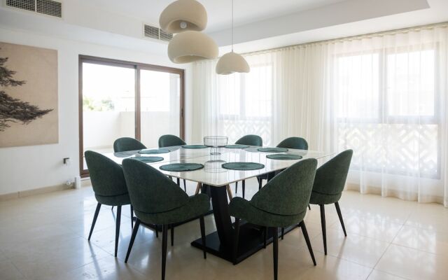 Lux 5BR Townhouse in Balqise Residence
