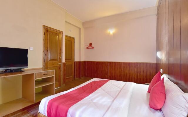 OYO 4838 Hotel The Valerian