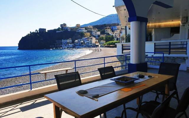 Seaside Cozy House ON THE SEASouth Crete