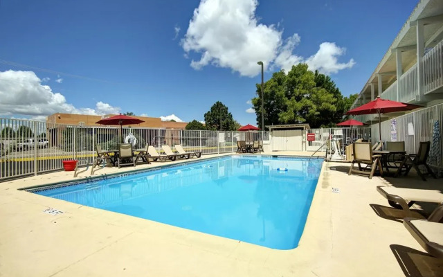 Ramada by Wyndham Santa Fe