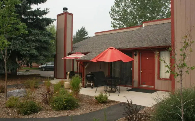 Crestwood Resort