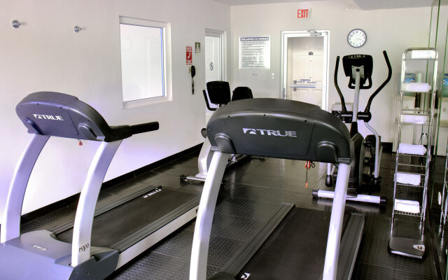 Holiday Inn Express Piedras Negras by IHG