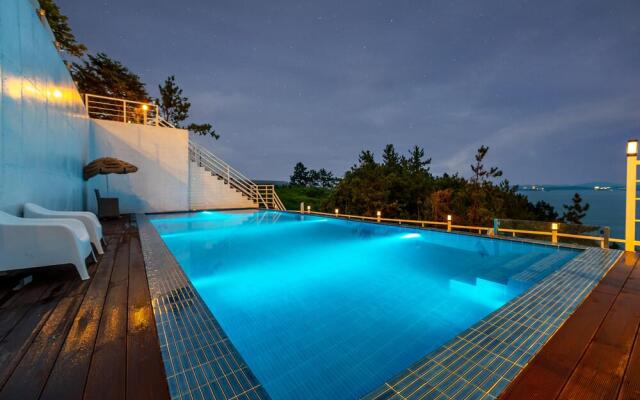 risehill cafe and ocean view pension