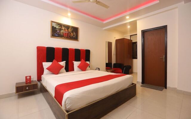 OYO 43923 Surbhi Residency