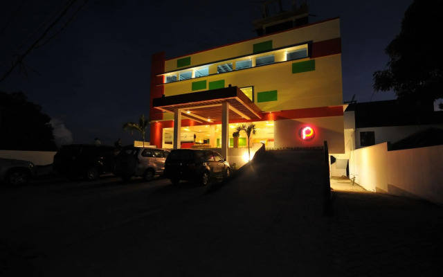 Pratama Hotel and Convention