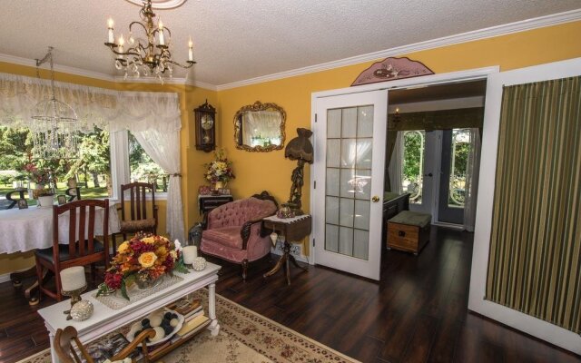 River Road Bed & Breakfast