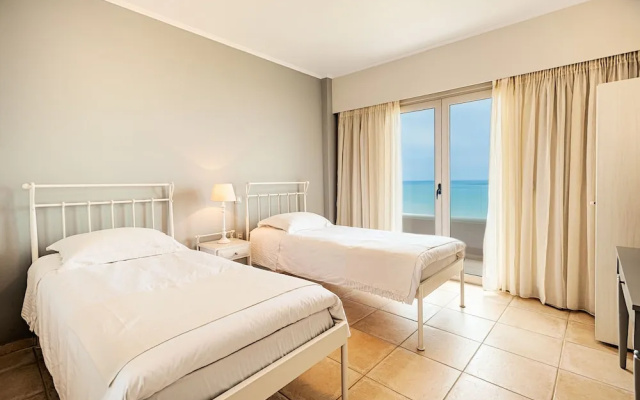 The Mini Beach Hotel