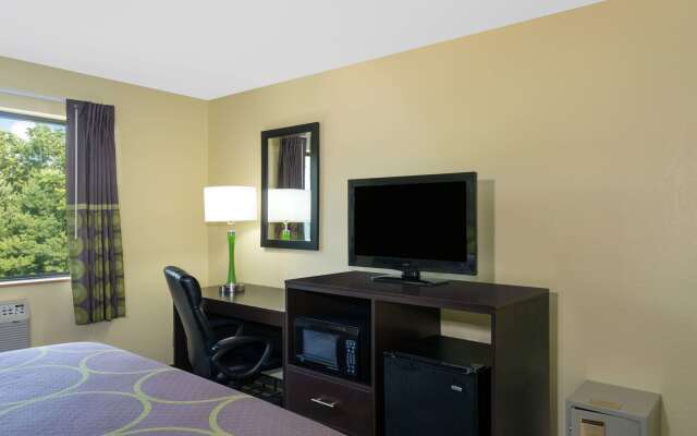 Super 8 by Wyndham Marietta