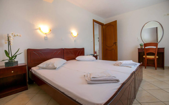 Lina Apartments
