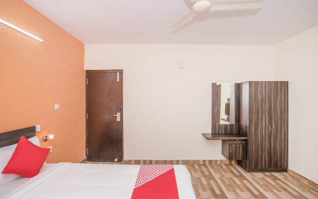 OYO 10480 Hotel PMR