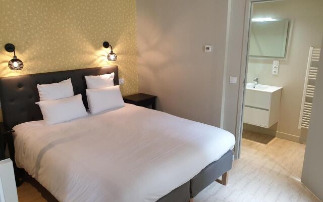 Au Loup Historic Apartments