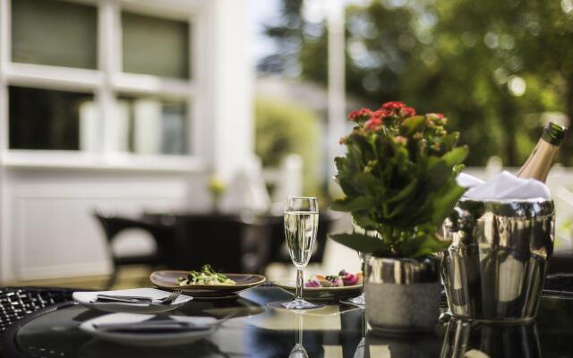 WorldHotels Distinctive Woughton House Hotel