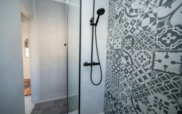 Sunny 1bdr Apartment Near City Center