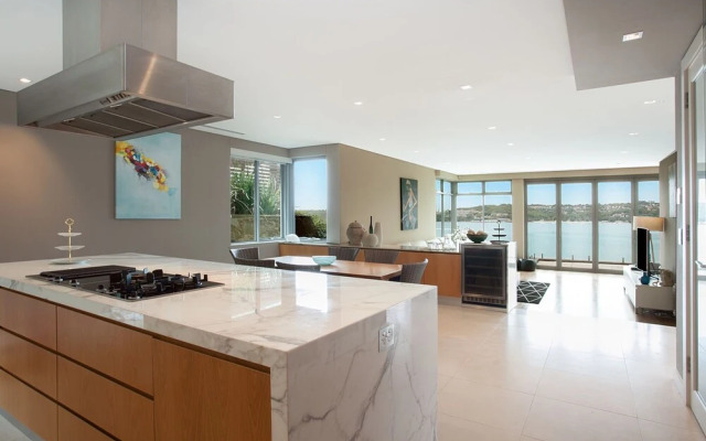 Luxurious waterfront (ifr698)