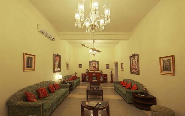 Hotel Madho Vilas