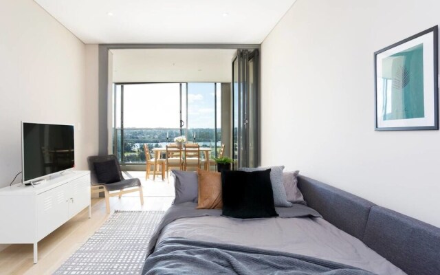 Chic Designer Apartment in Olympic Park + Parking