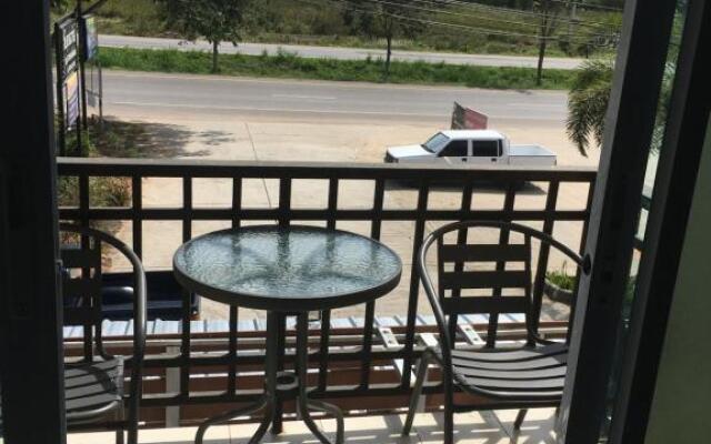 Innkhun House URT Suratthani Airport