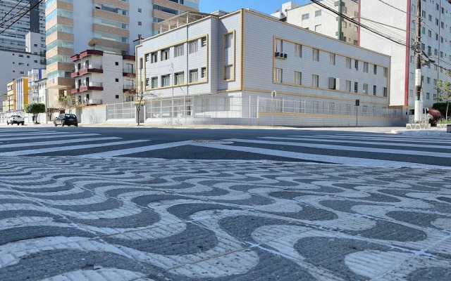 Pé na Areia Praia da Guilhermina IV