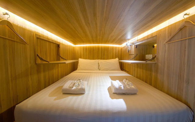 CUBE Boutique Capsule Hotel @ Chinatown