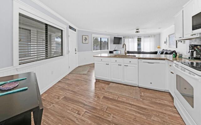 Crystal Village II, Unit 19B