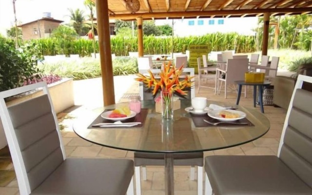 Loft com saida para piscina by Laguna Beach
