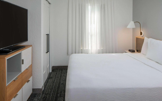 Sonesta Simply Suites Falls Church