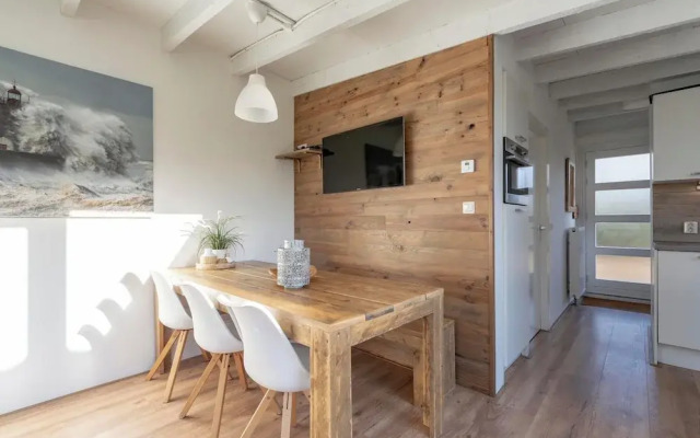 Bungalow in Sint Maartenszee Near Beach