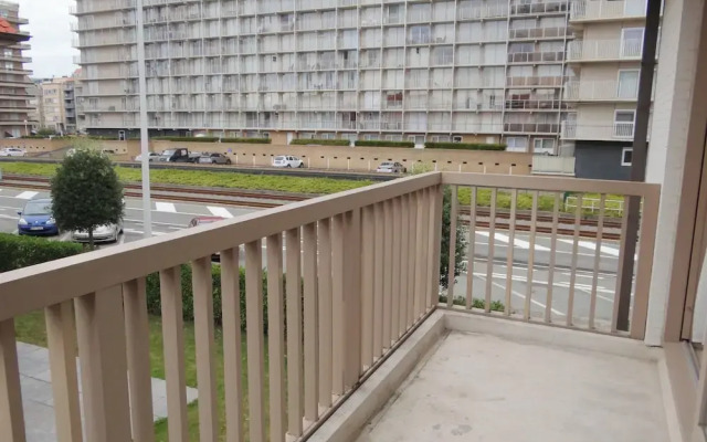 Apartment in Nieuwpoort With Terrace